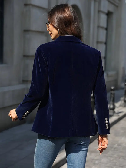 Nicola – Elegant Velvet Blazer