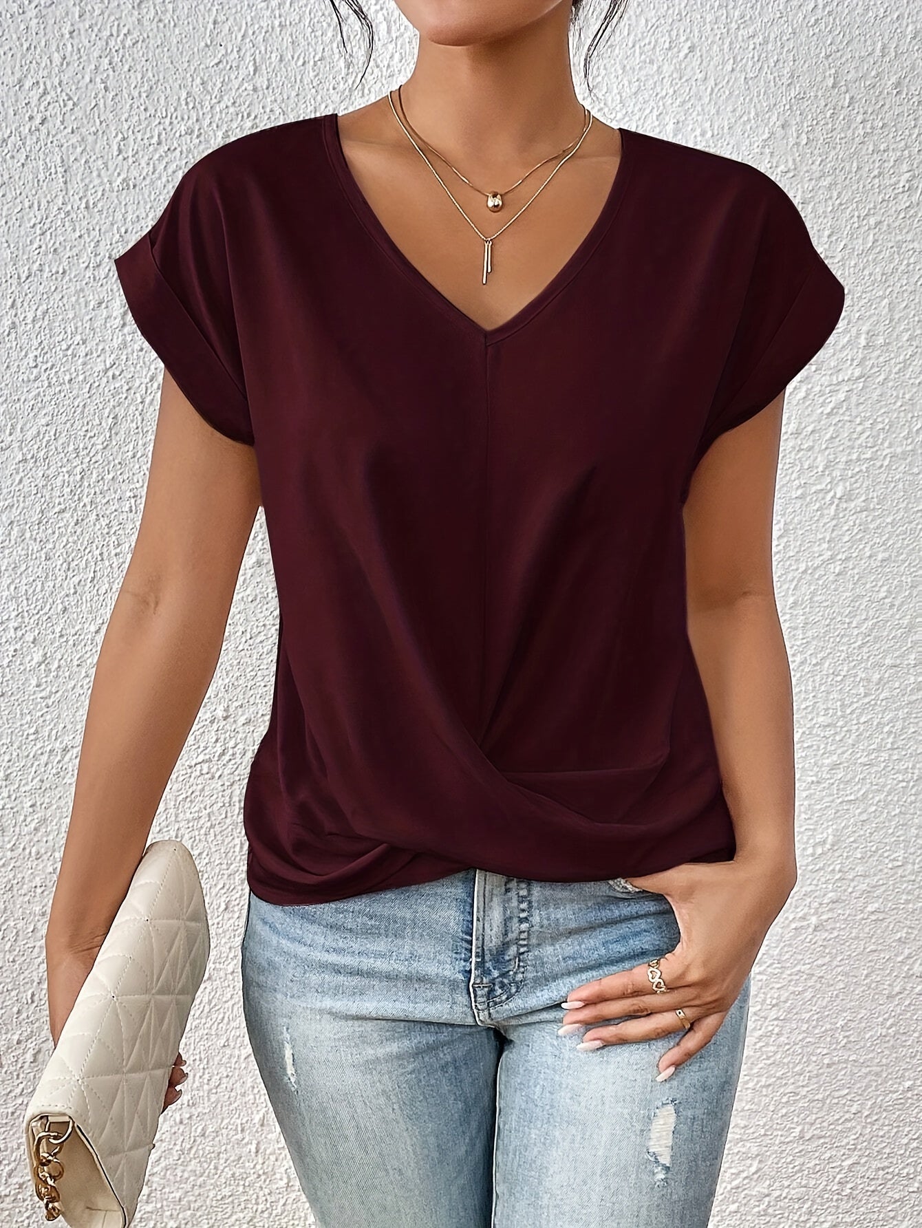 Eliana - Casual T-Shirt with Sweetheart Neckline